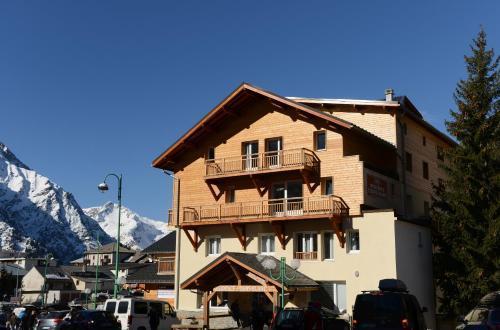 Residence Odalys L'Ours Blanc Лес дьо Алпс Екстериор снимка